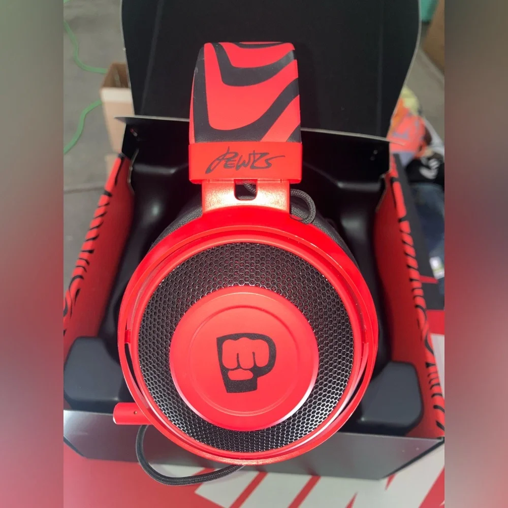 Like New Razer Pewdiepie Limited Edition Kraken Pro Gaming Headset